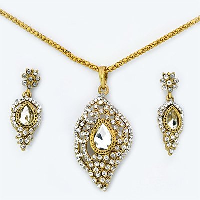 Locket Chain Jewelry Set with Diamonds
