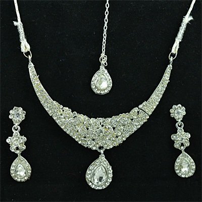 Purely White and Diamond Jewelry Set