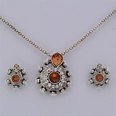 Kundan Pattern Fashion Jewelry Locket Set