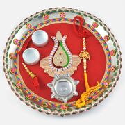 Flower Bordered Elegant Zardozi Leaf Rakhi Pooja Thali
