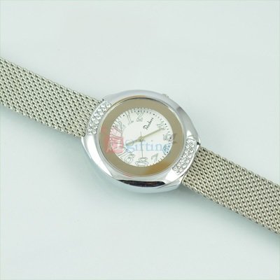 Round Wrist Watch for Women Rochees Diamond Fitted Metal Bracelet Strap